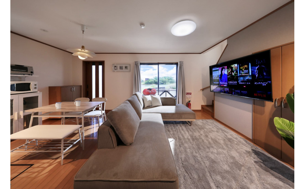 ãã¯ãªã¹ã¿ã«å¥èçœæµ æµ·ã®è¡ãäžæ£è²žåå¥è(ãã¢å®¿æ³)ïŒ1æ³çŽ æ³ãŸãïŒ