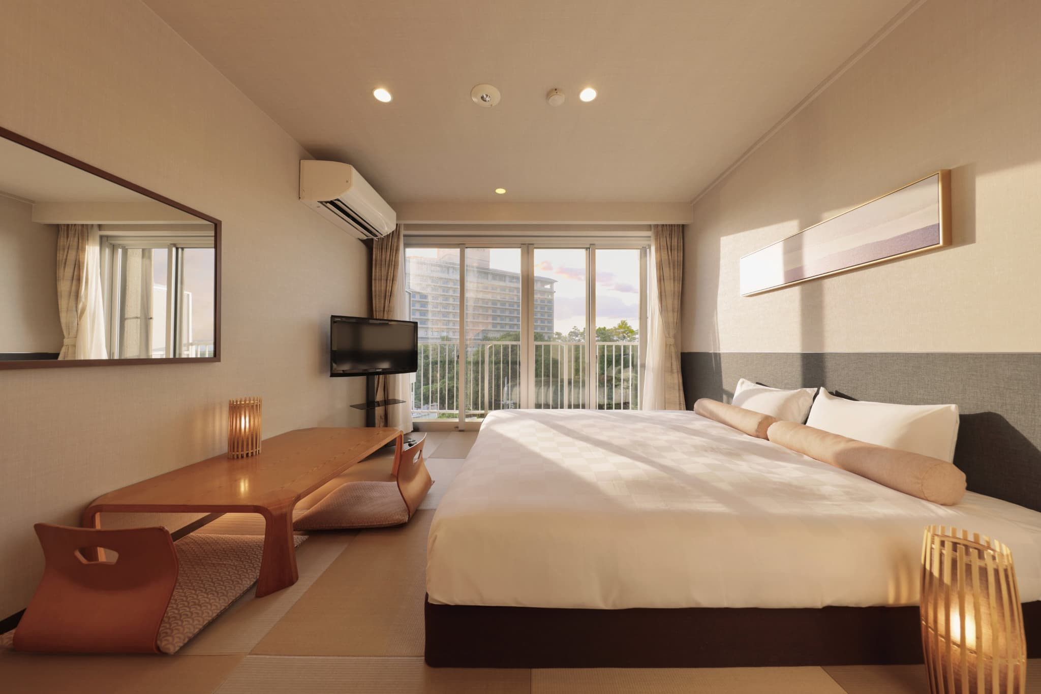 【クリスタル旅館白浜 灯りや】ペア宿泊（1泊素泊まり）