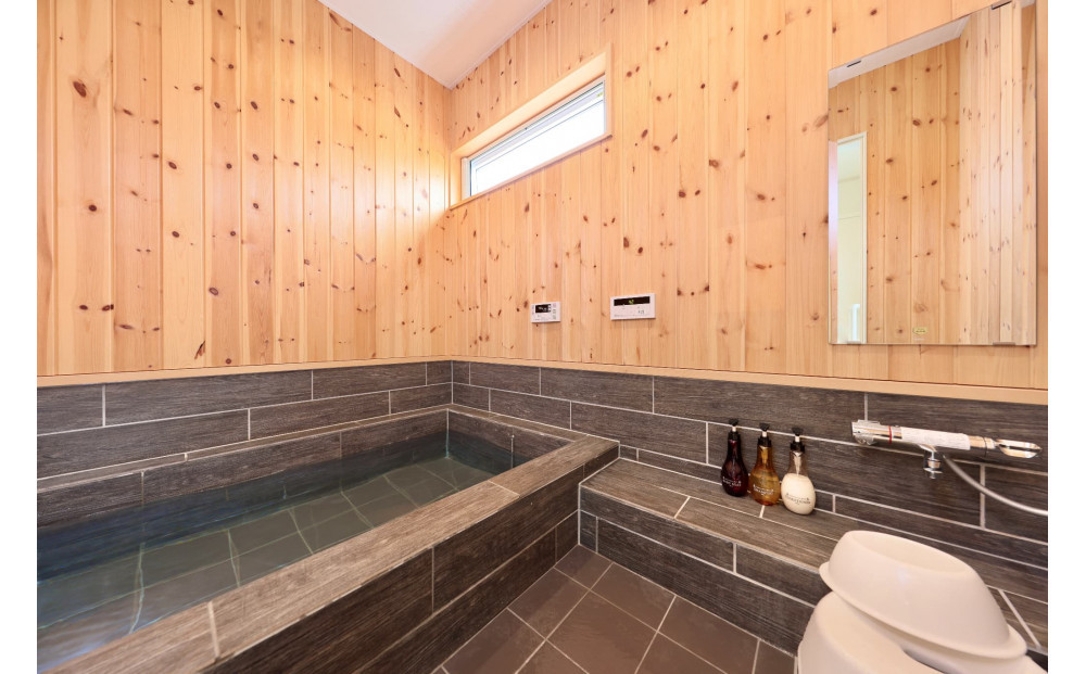 ãã¯ãªã¹ã¿ã«å¥èçœæµ æµ·ã®è¡ãäžæ£è²žåå¥è(ãã¢å®¿æ³)ïŒ1æ³çŽ æ³ãŸãïŒ