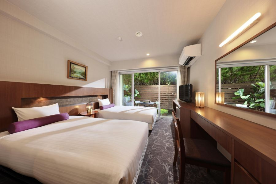 【クリスタル旅館白浜 灯りや】ペア宿泊（1泊素泊まり）