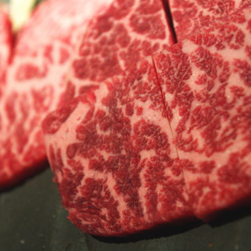 《熊野牛》極上モモ焼肉用　５００ｇ　Ａ４ランク【和歌山県特産和牛】【KO−08】