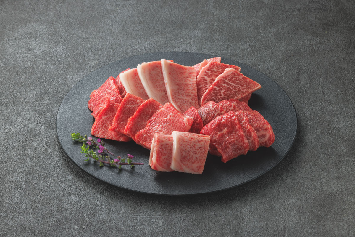 鳥取和牛 希少部位の焼肉＆大容量切り落とし（希少部位焼肉：500g、切り落とし：300g×5P）【やまのおかげ屋】HN050-001