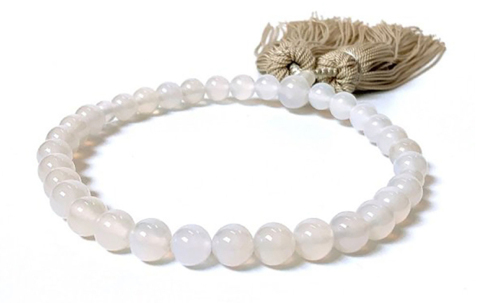 白めのう数珠(8mm玉) 島根県松江市/株式会社秀玉堂 [ALBB004]