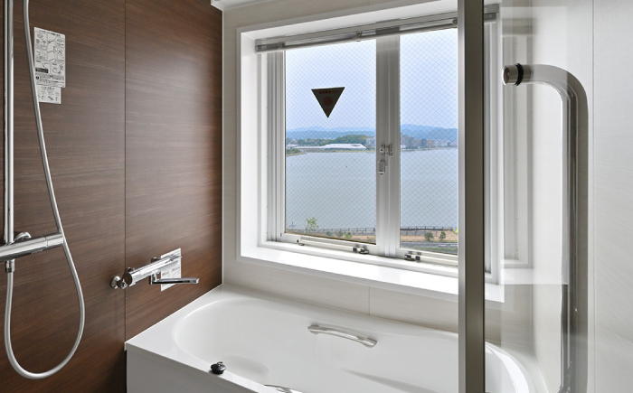 宍道湖一望 ビューバス・デラックスツイン 1泊2食付き宿泊プラン（スカイトップテラス利用可） 島根県松江市/浅利観光株式会社 [ALAB002]