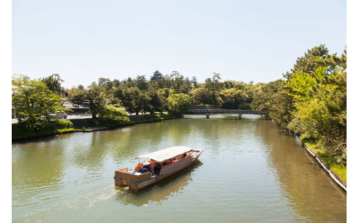 国宝松江城 甲冑姿で気分はお殿様！一日城主体験ツアーペア券（写真撮影付） 島根県松江市/一般社団法人松江観光協会 [ALFG001]