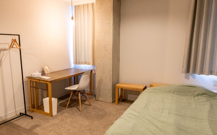 ホテル煎 SEN 宿泊クーポン|シンプルで機能的な松江の滞在 7,500円分クーポン 寄附額2.5万円 25,000円 島根県松江市/株式会社graphs [ALHL003]