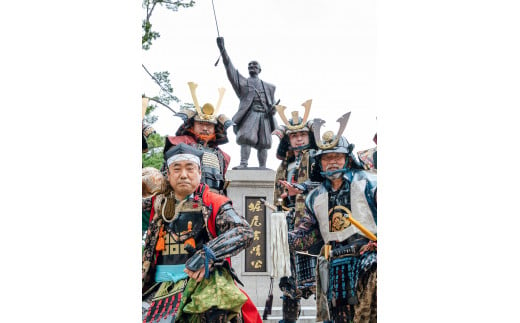 国宝松江城 甲冑姿で気分はお殿様！一日城主体験ツアーペア券（写真撮影付） 島根県松江市/一般社団法人松江観光協会 [ALFG001]