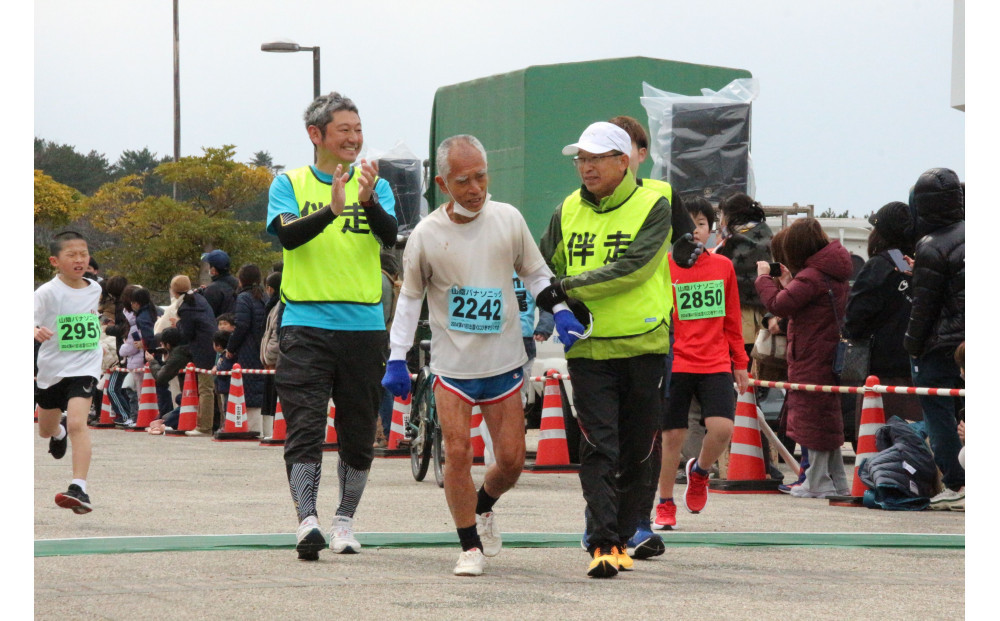 åºé²ãã«ã³ããã©ãœã³å€§äŒåºèµ°æš© ïŒããŒããã©ãœã³ã³ãïŒïŒkmïŒ