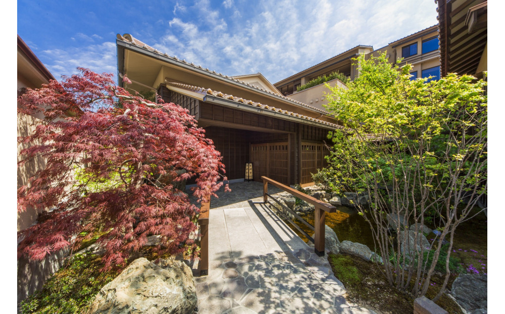 【いにしえの宿　佳雲（共立リゾート）】平休日1泊2食付 ペア宿泊券《本館檜内風呂付和洋室》