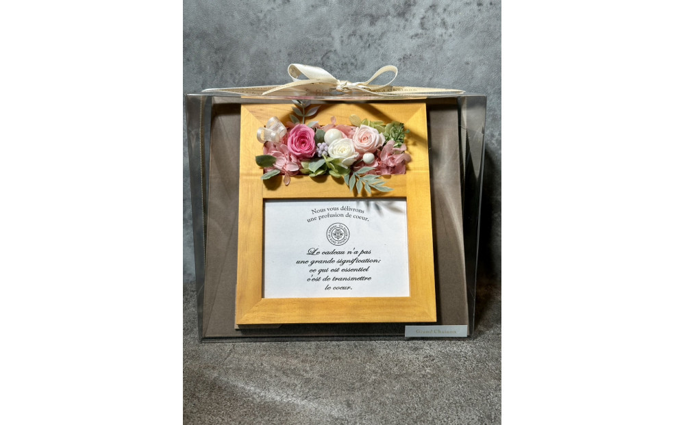 ブリザードフラワーのフォトフレーム（木製スタンドタイプ)【ピンク】