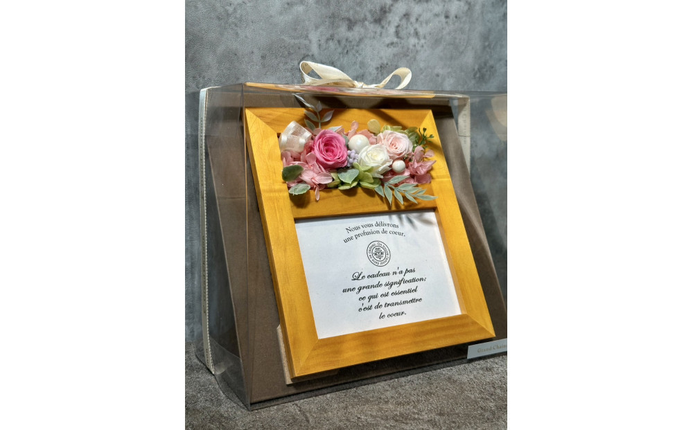 ブリザードフラワーのフォトフレーム（木製スタンドタイプ)【ピンク】