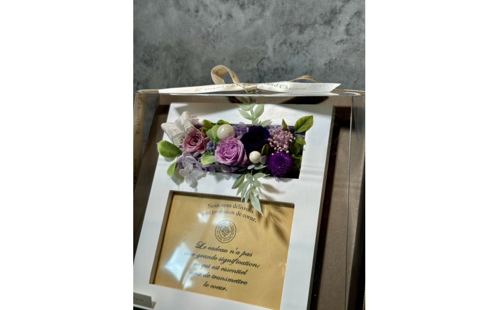 ブリザードフラワーのフォトフレーム（木製スタンドタイプ)【パープル】