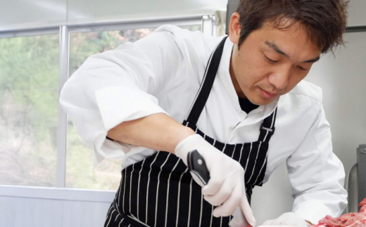 ジビエ イノシシBBQセット 5人前（猪肉、イノシシソーセージ）猪肉 猪 いのしし ぼたん鍋 ボタン ソーセージ BBQ バーベキュー 肉 焼肉 ソーセージ 食感 旨味 イノシシ にく 特産 ご当地 お取り寄せ 詰め合わせ 贈り物 ギフト 贈答 人気 おすすめ ジビエ 高たんぱく スライス  バーベキューセット いのしし 猪 ボタン セット 五人前 島根県雲南市/鹿糠  [AIAK001]