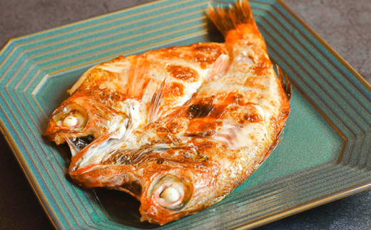 漬け魚 【島根特産・海と山の幸のコラボ！驚きの美味さ】のどぐろ塩糀漬け 500g | 魚 さかな 魚介 うまい 美味しい のどぐろ アカムツ 魚 魚介類 ノドグロ アカムツ 高級魚 塩麹漬け 塩糀漬け 500g 大容量 冷凍 個包装 焼くだけ 簡単調理 おかず 惣菜 ご飯のお供 お弁当 おつまみ つまみ 人気 おすすめ 美味しい 贅沢 ご褒美 島根県雲南市/有限会社石田魚店 [AICQ006]