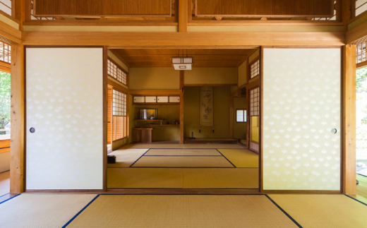 チケット 回遊式日本庭園「石照庭園」茶懐石ペアチケット ペアご招待 旅行 ツアー 体験 日本庭園  ご褒美 旅 お庭 回遊式 庭園 和 懐石 和食 観光 思い出 ギフト 贈り物 贈答品 人気 おすすめ 島根県 雲南市 春 夏 秋 冬 四季 季節 花 木 シャクナゲ 石楠花 エビネラン 滝 花しょうぶ 花菖蒲 ハナショウブ 紅葉 もみじ 四季折々 癒し 島根県雲南市/石照庭園 [AIAC003]
