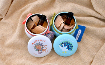 アロマ缶 AROMA OIL&WOOD AKOGARE 2個セット（ゆったり/すっきり） ┃ アロマ 雑貨 ウッド ギフト 香り 島根県雲南市/出雲SPICE LAB. [AIAD018]