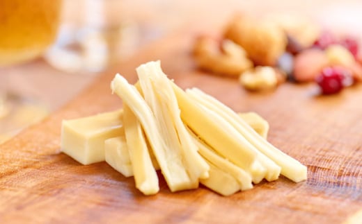 チーズ さいて食べるチーズ　ナチュラルスナッカー（プレーン）| チーズ さけるチーズ 人気 おすすめ 乳製品 さけるチーズ 裂けるチーズ ストリングチーズ プレーン ナチュラルチーズ おやつ おつまみ つまみ お酒のお供 ビール ワイン 子供 こども 大人気 木次乳業 きすき 冷蔵 産地直送 お取り寄せグルメ ご当地グルメ 国産 国内製造 島根県雲南市/木次乳業有限会社 [AIBH016]