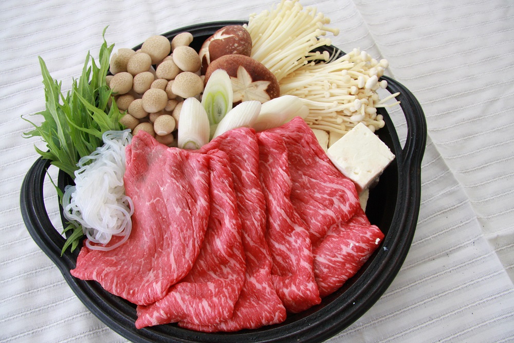 奥出雲和牛 赤身すきやき用 300g ×５回 【しまね和牛 黒毛和牛 自宅用 冷蔵 チルド 赤身 すきやき スライス 日時指定 定期便 Ｄ-16】