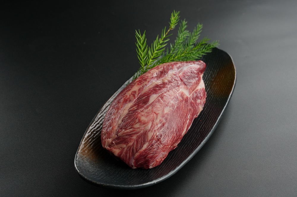 奥出雲和牛ひき肉 300g×3袋（冷凍）【黒毛和牛 しまね和牛 奥出雲和牛 ミンチ ひき肉 スネ ネック 小分け 霜降り 日時指定 冷凍 A-14】