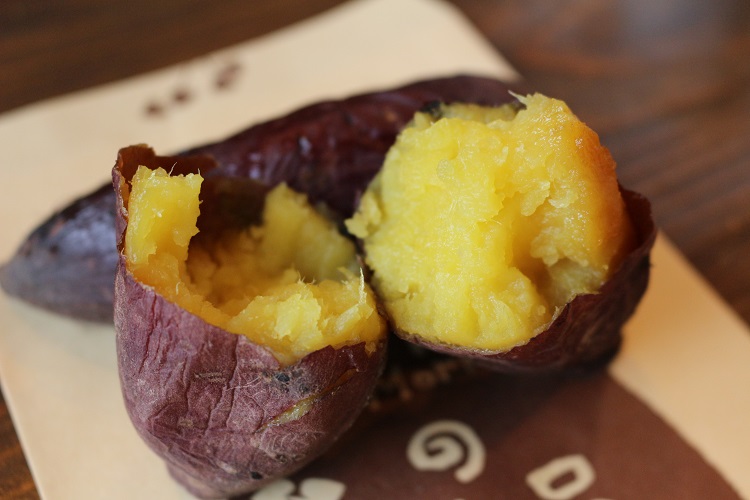 ブランドサツマイモ「 森の絹」 生イモ ３kg【さつまいも 農薬不使用 高糖度 蜜 甘い Ａ-24】