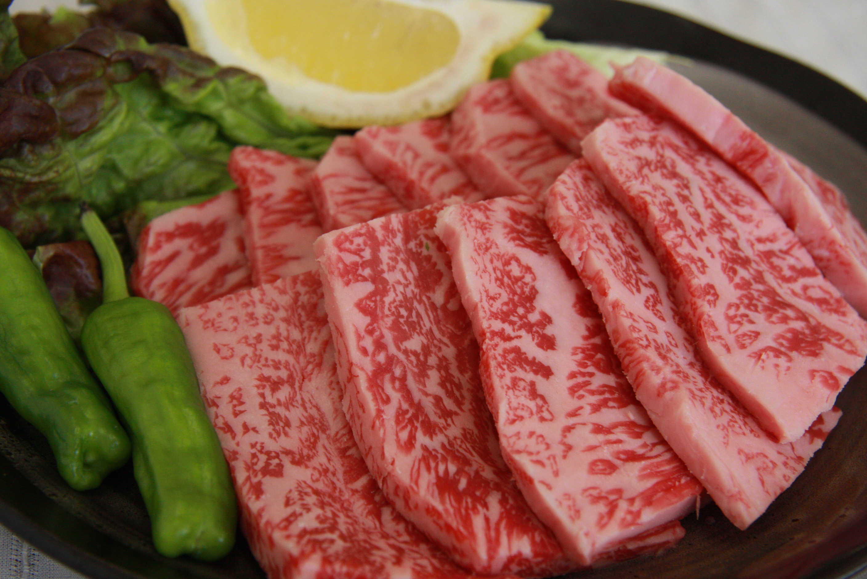 【年内発送11月30日まで受付】奥出雲和牛赤身焼肉用600g【牛肉 赤身 焼肉 BBQ しまね和牛 黒毛和牛 贈答用 冷蔵 チルド 日時指定 Ｂ-11】