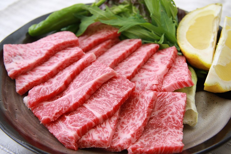 奥出雲和牛赤身焼肉用300g【赤身 焼肉 しまね和牛 黒毛和牛 贈答用 冷蔵 チルド 日時指定 Ａ-9】