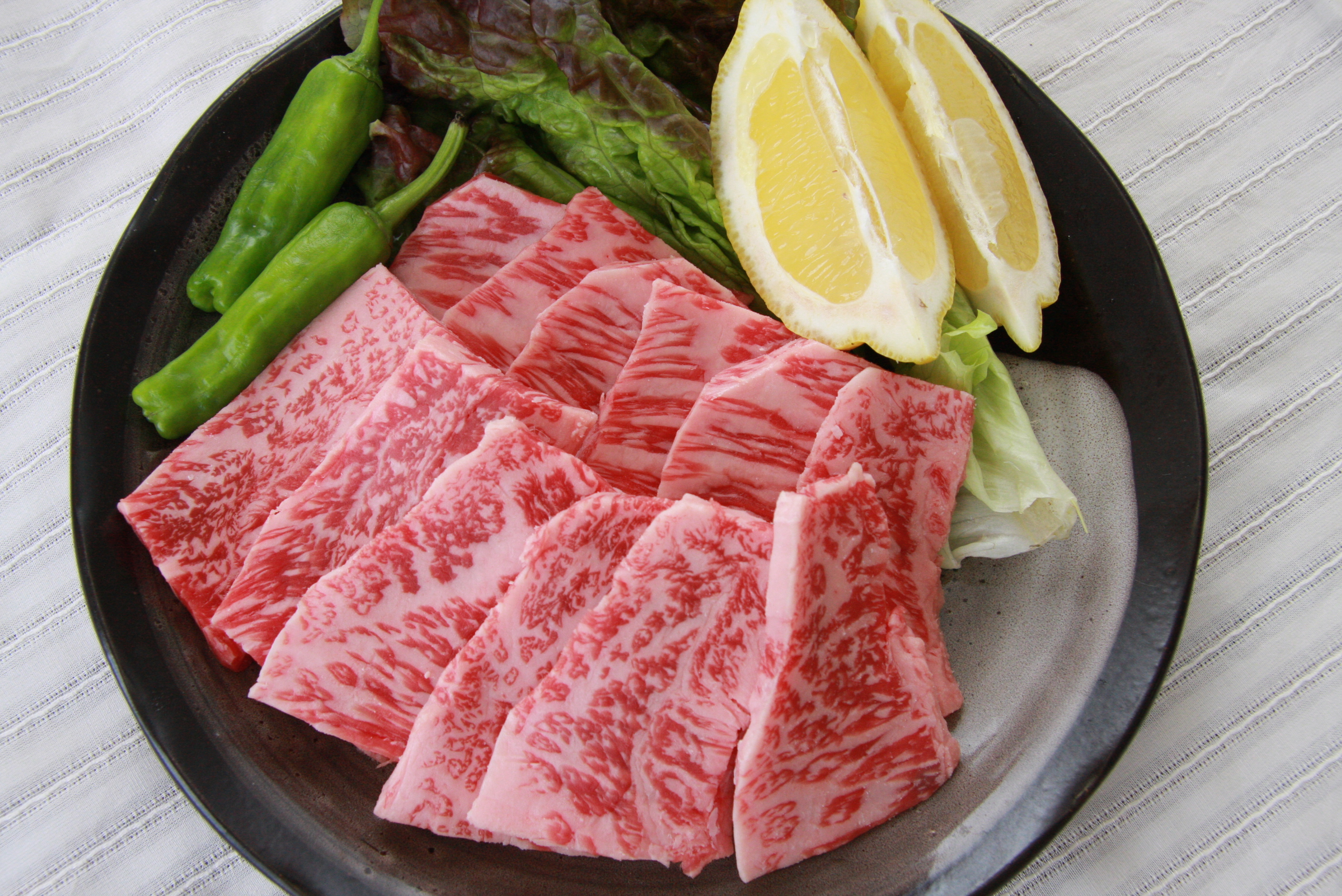 【年内発送11月30日まで受付】奥出雲和牛赤身焼肉用600g【牛肉 赤身 焼肉 BBQ しまね和牛 黒毛和牛 贈答用 冷蔵 チルド 日時指定 Ｂ-11】