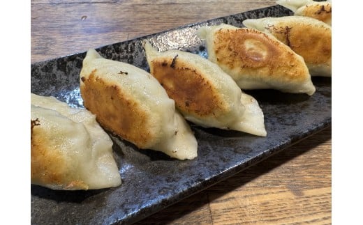 いいなんキッチンmielの餃子　3袋セット【絶品 こだわり 豚 肉 国産 ごはん おかず お弁当 冷凍 ぎょうざ ギョウザ 小分け BBQ ギョーザ 惣菜 晩酌 ギフト 手作り 生餃子 豚肉 冷凍食品 おつまみ 冷凍餃子 ブランド豚 総菜 中華 焼き餃子 奥出雲ポーク A-205】