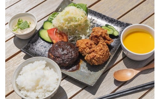 いいなんキッチンmielの餃子　5袋セット【絶品 こだわり 豚 肉 国産 ごはん おかず お弁当 冷凍 ぎょうざ ギョウザ 小分け BBQ ギョーザ 惣菜 晩酌 ギフト 手作り 生餃子 豚肉 冷凍食品 おつまみ 冷凍餃子 ブランド豚 総菜 中華 焼き餃子 奥出雲ポーク B-24】