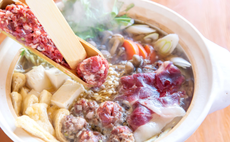 イノシシ鍋セット（山椒つくね入り） 約750g【冬猪肉 ロース 500g 山椒 つくね 1パック 専用出汁 飛魚だし 1パック 肉 猪肉 いのしし肉 鍋 冷凍】