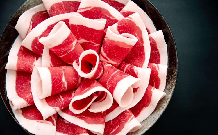 イノシシ鍋セット（山椒つくね入り） 約2.3kg【冬猪肉 ロース 500g バラ 500g 夏猪肉 モモ 500g 山椒 つくね 3パック 専用出汁 飛魚だし 3パック 肉 猪肉 いのしし肉 鍋 冷凍】