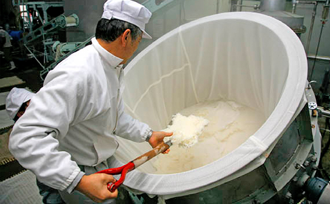 梅酒 大典白菊 日本酒仕込梅酒 香春梅 （1，800ml×1本） お酒 洋酒 リキュール類 