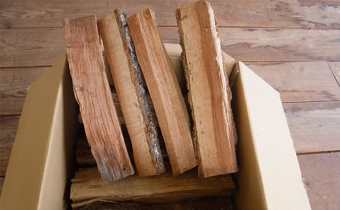薪 キャンプ の 焚火 、 ストーブ ・ 暖炉 用に最適な 乾燥薪 18～20kg  日用品 ナラ クヌギ カシ