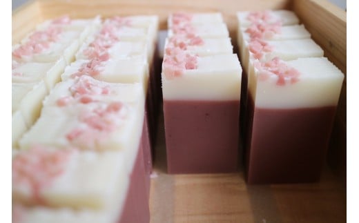 【 マツリカサボン 】 オーガニック石けん （ヤマブドウ） 75g 1個 ご自宅用 / オーガニック 生せっけん 自然素材 石鹸 岡山 真庭 蒜山 肌にやさしい こだわり 手作り 無添加 洗顔 MATSURIKA SAVON 【savon019-01】