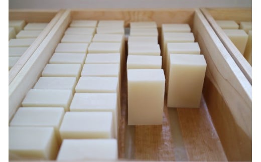 【 マツリカサボン 】 オーガニック石けん （ピュアベビー） 75g 1個 ご自宅用 / オーガニック 生せっけん 自然素材 石鹸 岡山 真庭 蒜山 肌にやさしい こだわり 手作り 無添加 無香料 洗顔 MATSURIKA SAVON 【savon016-01】