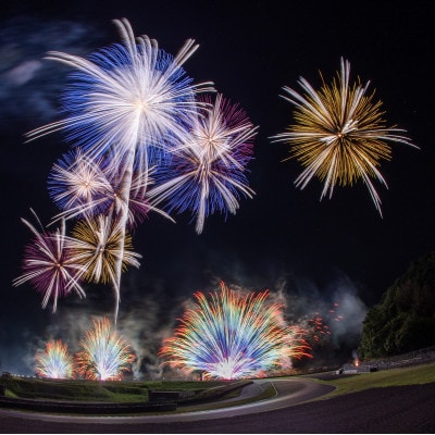 2026岡山国際サーキット花火大会　スタンド側フリーエリア観覧券　1名様分【1725170】