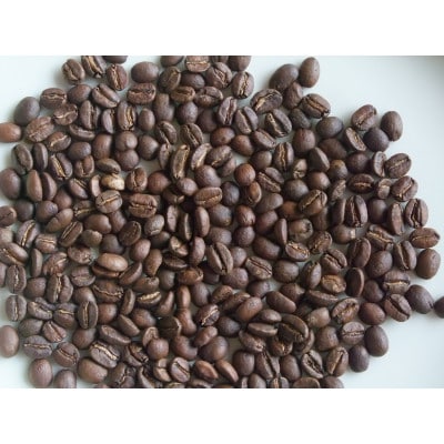 ウガンダ産　栽培期間中農薬不使用・無施肥のコーヒー　自家焙煎/中深煎り《豆》100g×2【1661772】