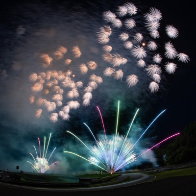 2026岡山国際サーキット花火大会　スタンド側フリーエリア観覧券　1名様分【1725170】