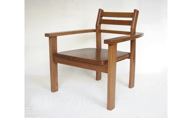 楢のアームチェア