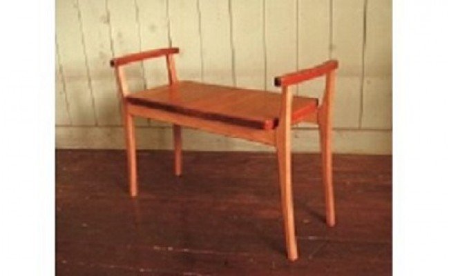 楢の木のアームベンチ