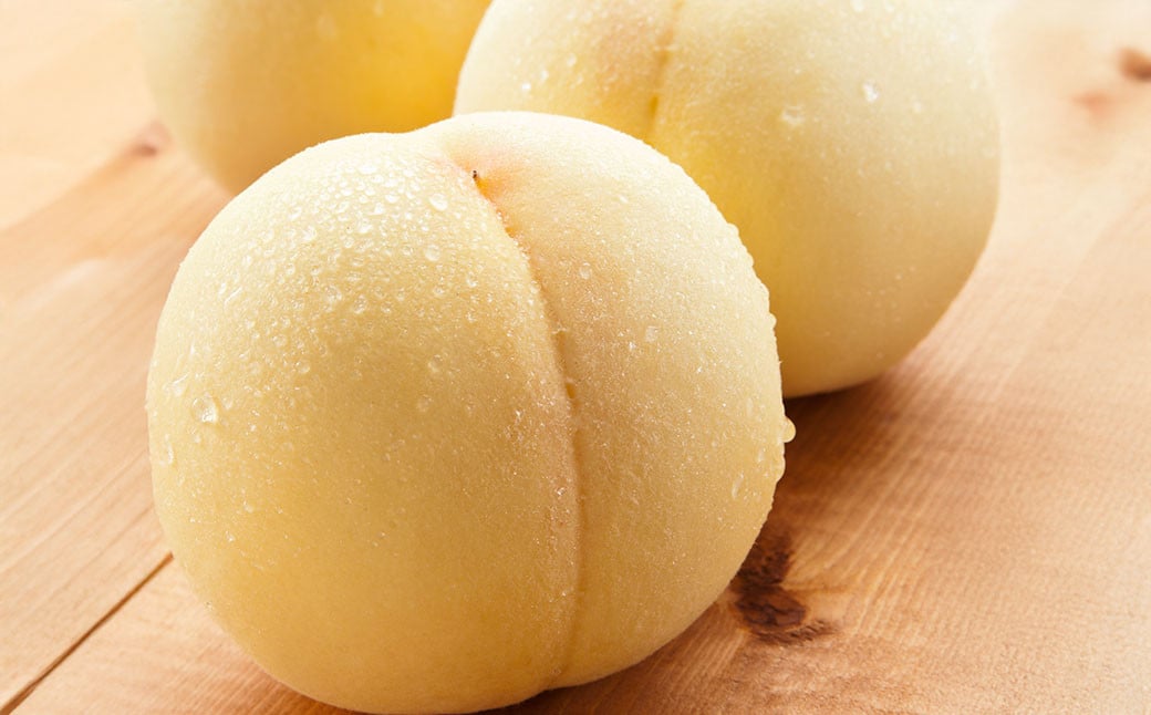 岡山白桃 ロイヤル 5玉（1.5kg以上） 化粧箱入り 【2026年7月上旬～8月上旬迄発送予定】 ／ 白桃 桃 もも 果物 果実 フルーツ 岡山県 美咲町 冷蔵