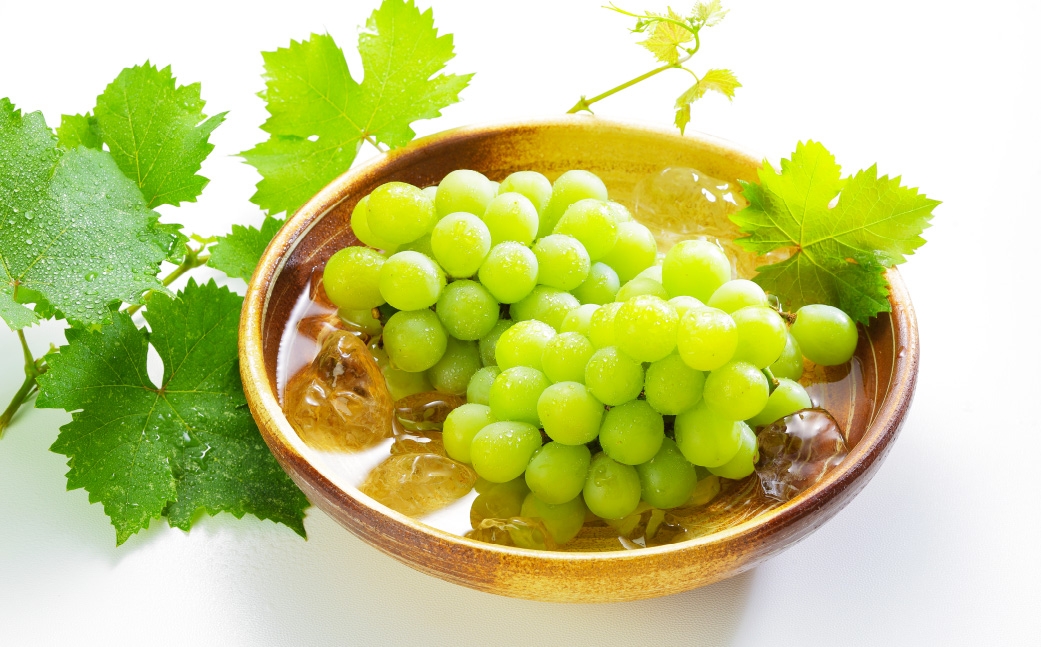 岡山県産 マスカット･オブ･アレキサンドリア 約700g （ 約700g×1房 ） ぶどう ブドウ 葡萄 くだもの 果物 果実 フルーツ 国産 マスカット 【 2026年6月下旬〜7月下旬発送予定 】