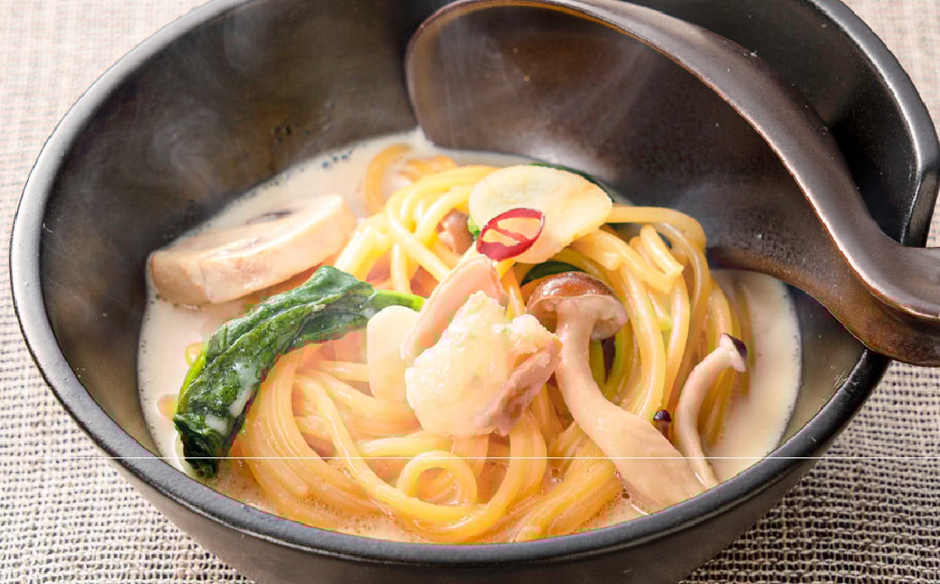 国産牛 もつ鍋 セット 約600g ／ 6種の部位 小腸 ギアラ 盲腸 直腸 ハツ シマチョウ 醤油もつ鍋 モツ鍋 鍋 鍋セット モツ もつ 牛もつ 牛モツ ホルモン 牛ホルモン 醤油 スープ付き 国産牛肉 牛肉 肉 お肉 グルメ 岡山県 美咲町 冷凍