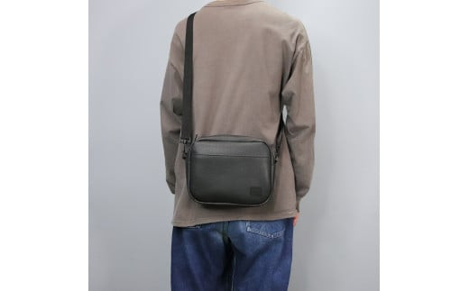 ＼年内発送／ショルダーバッグ/ ブラック E126