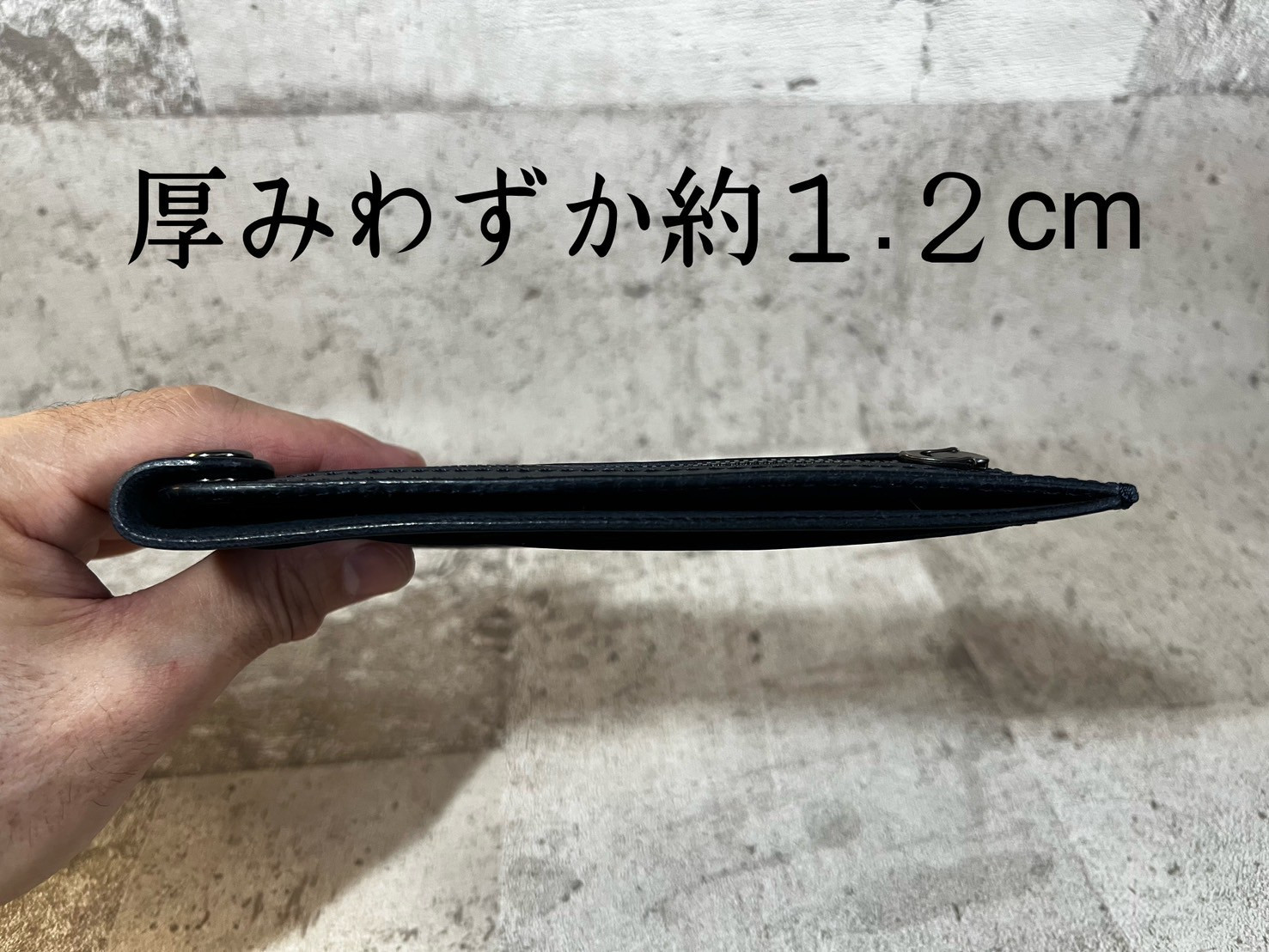 洗練された薄さ「スマートウォレット　マグロ~Magro~」 グリーン