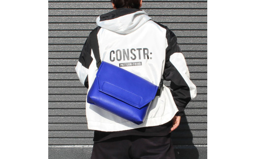 ＼年内発送／メッセンジャーバッグ C / ブルー M003C