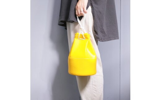 ＼年内発送／巾着ポーチ/ イエロー M107