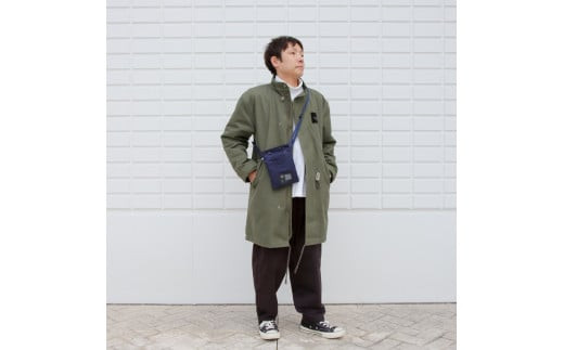 ＼年内発送／バーティカルサコッシュ  MA-1/ネイビー F021