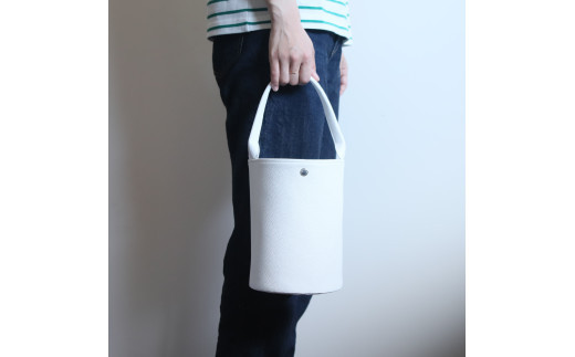 ＼年内発送／バケットバッグ/ホワイト E136