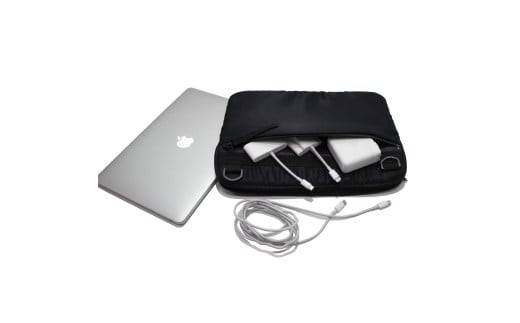 ＼年内発送／PCケース M  MA-1/ブラック F005M